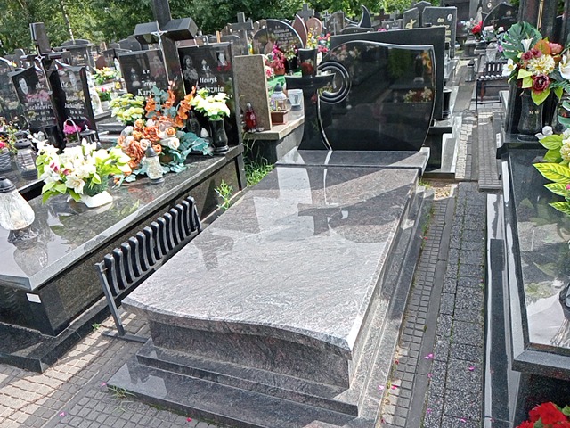 Grób Kazimierz Kostka