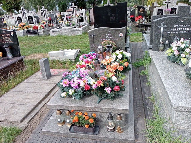 Grób TADEUSZ MAZEK
